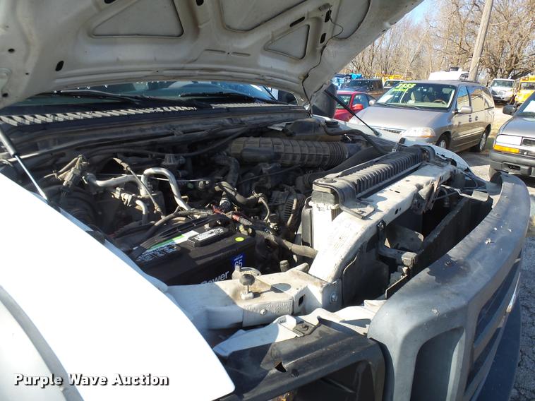 image for item L7193 2006 Ford F550 XL Crew Cab service truck