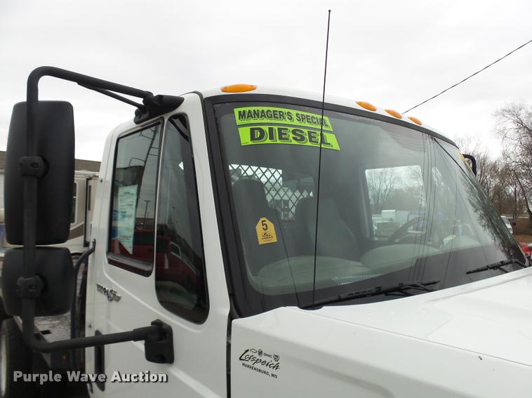 image for item L7202 2012 International TerraStar flatbed truck