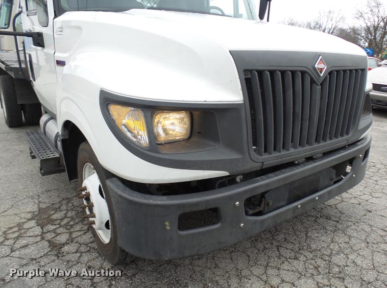 image for item L7202 2012 International TerraStar flatbed truck