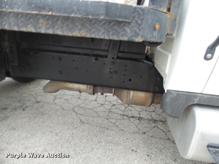 image for item L7202 2012 International TerraStar flatbed truck