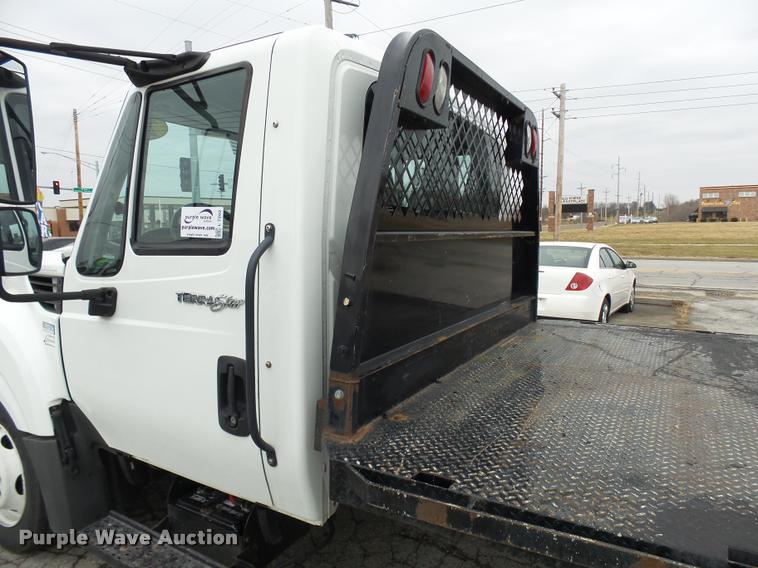 image for item L7202 2012 International TerraStar flatbed truck