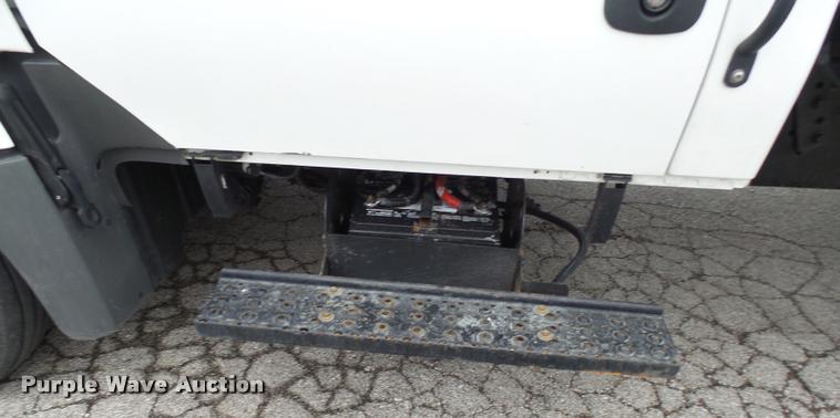 image for item L7202 2012 International TerraStar flatbed truck