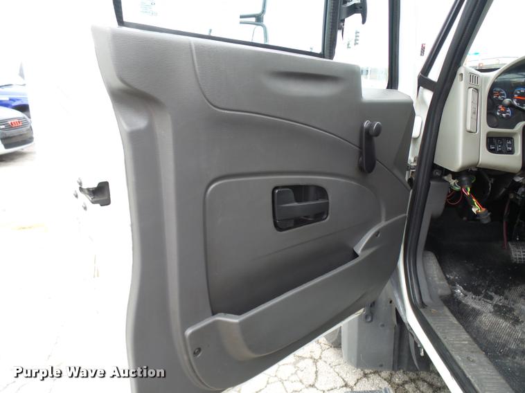 image for item L7202 2012 International TerraStar flatbed truck