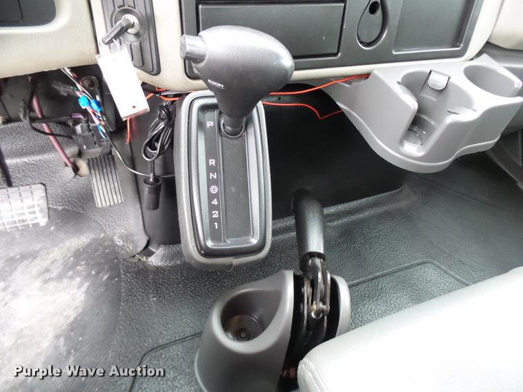 image for item L7202 2012 International TerraStar flatbed truck