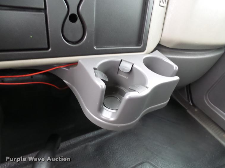 image for item L7202 2012 International TerraStar flatbed truck