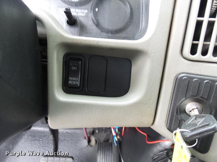 image for item L7202 2012 International TerraStar flatbed truck