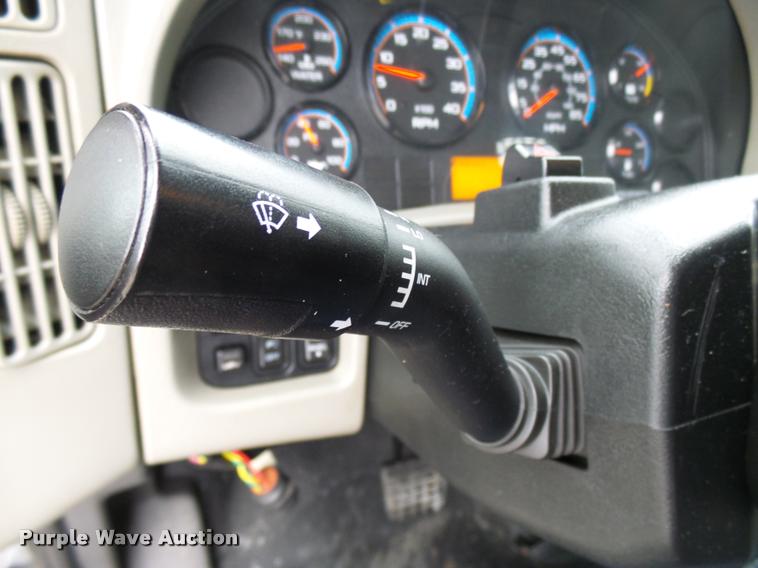 image for item L7202 2012 International TerraStar flatbed truck