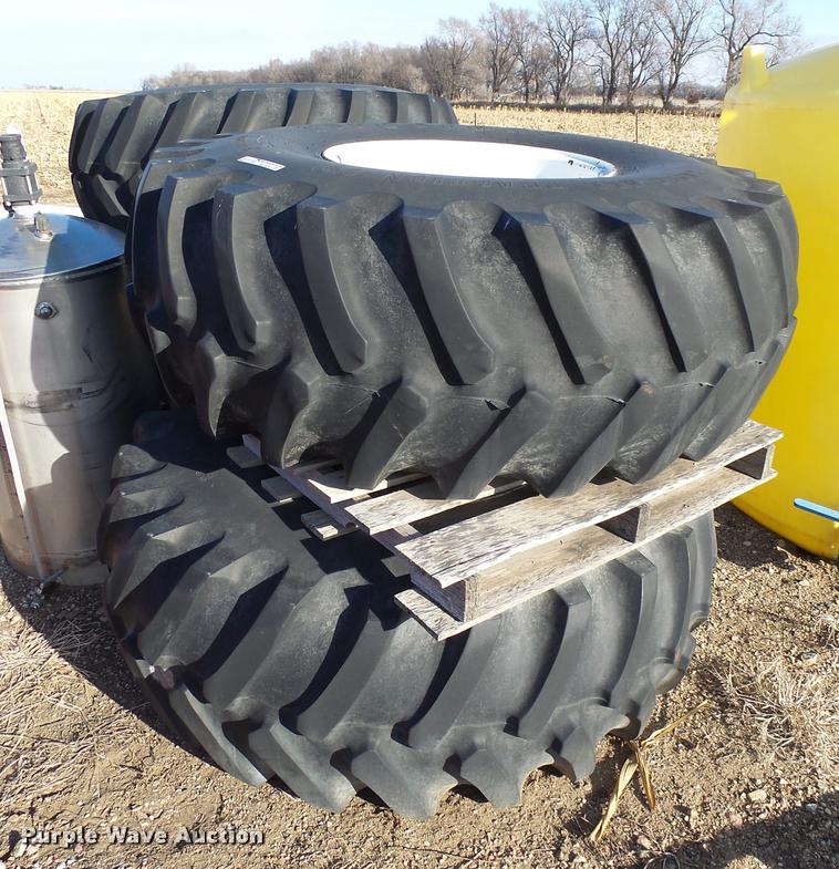 image for item AL9050 (4) Firestone 23.1-26 tires