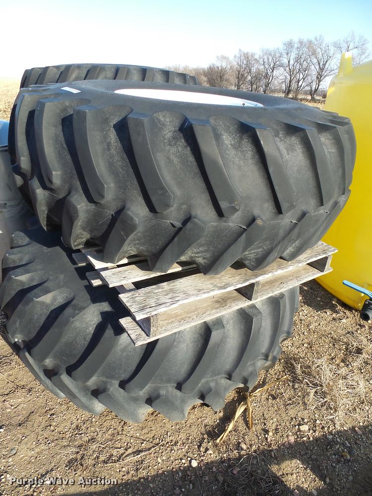 image for item AL9050 (4) Firestone 23.1-26 tires