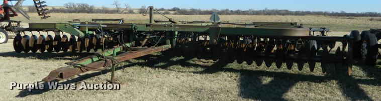 image for item BK9306 John Deere 335 disk