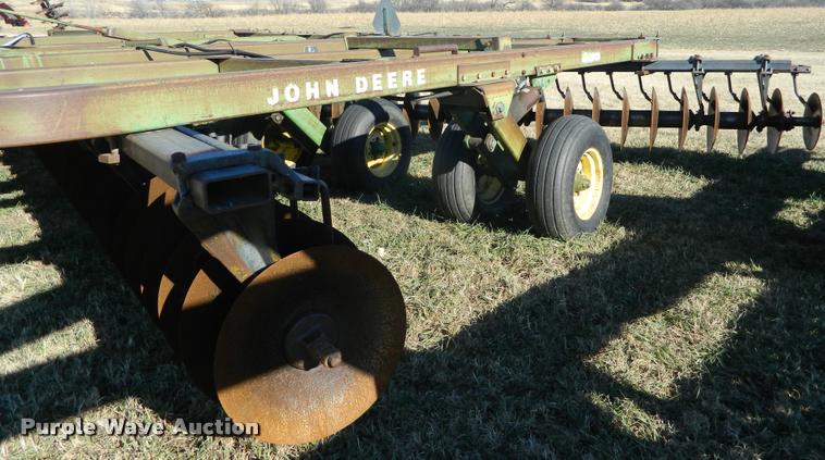 image for item BK9306 John Deere 335 disk