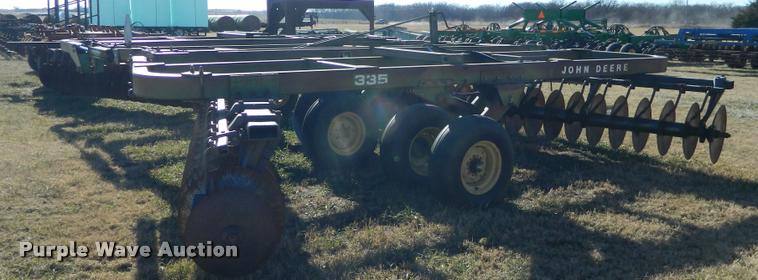 image for item BK9306 John Deere 335 disk