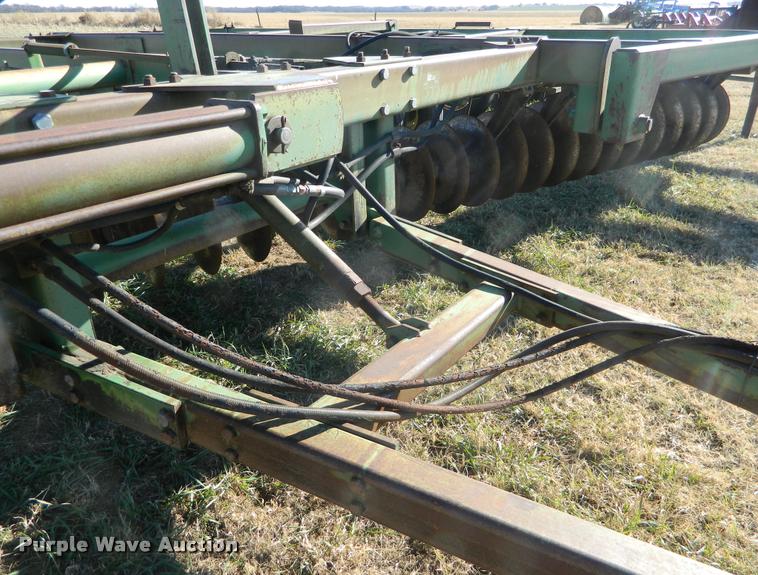 image for item BK9306 John Deere 335 disk