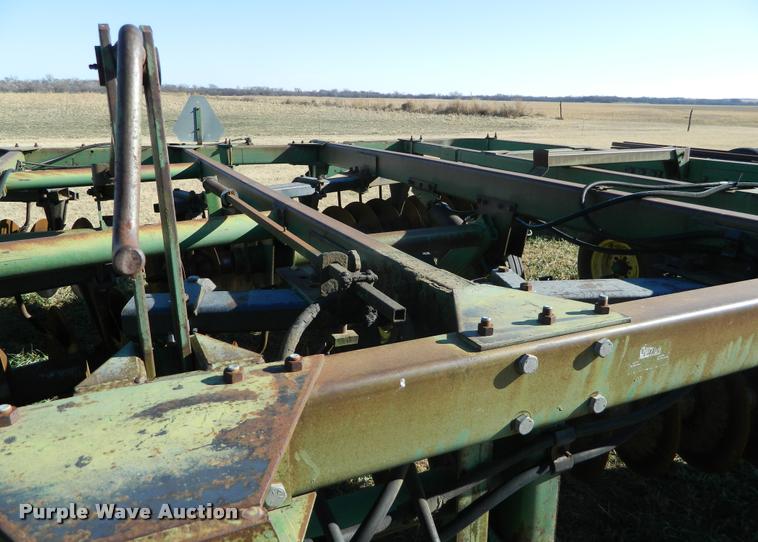 image for item BK9306 John Deere 335 disk