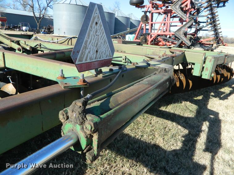 image for item BK9306 John Deere 335 disk