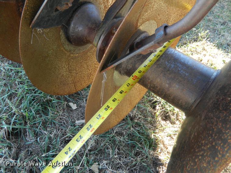 image for item BK9306 John Deere 335 disk