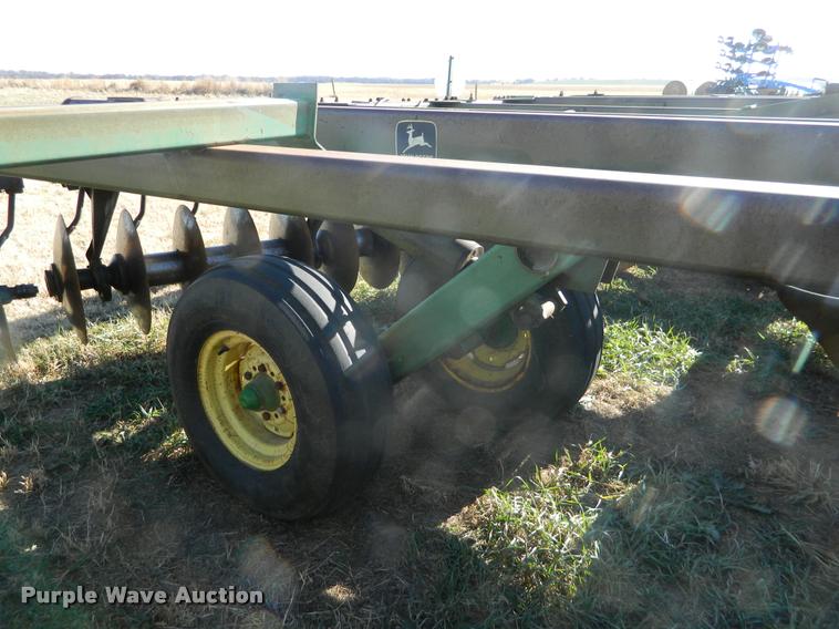 image for item BK9306 John Deere 335 disk