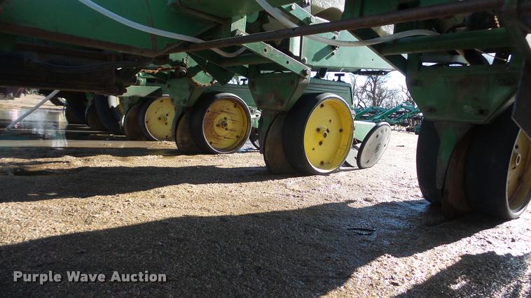 image for item BU9280 John Deere 7000 planter