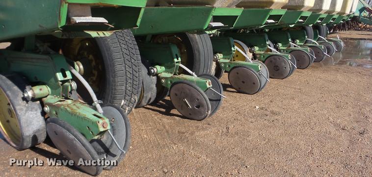 image for item BU9280 John Deere 7000 planter