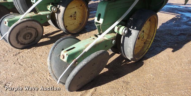 image for item BU9280 John Deere 7000 planter