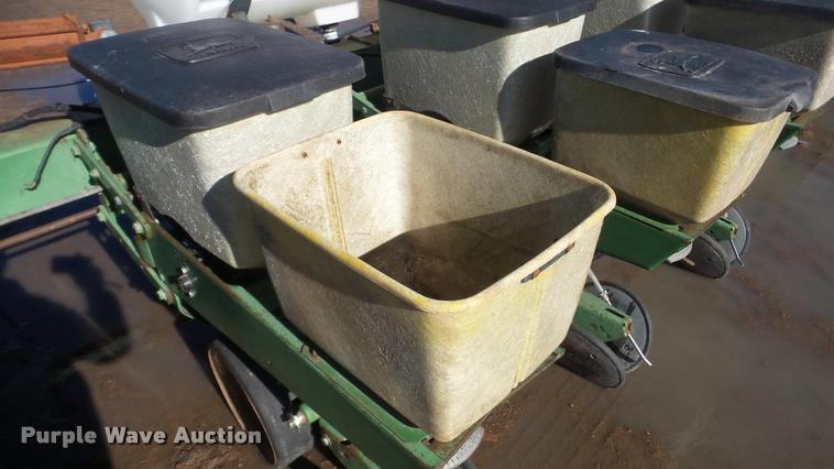 image for item BU9280 John Deere 7000 planter