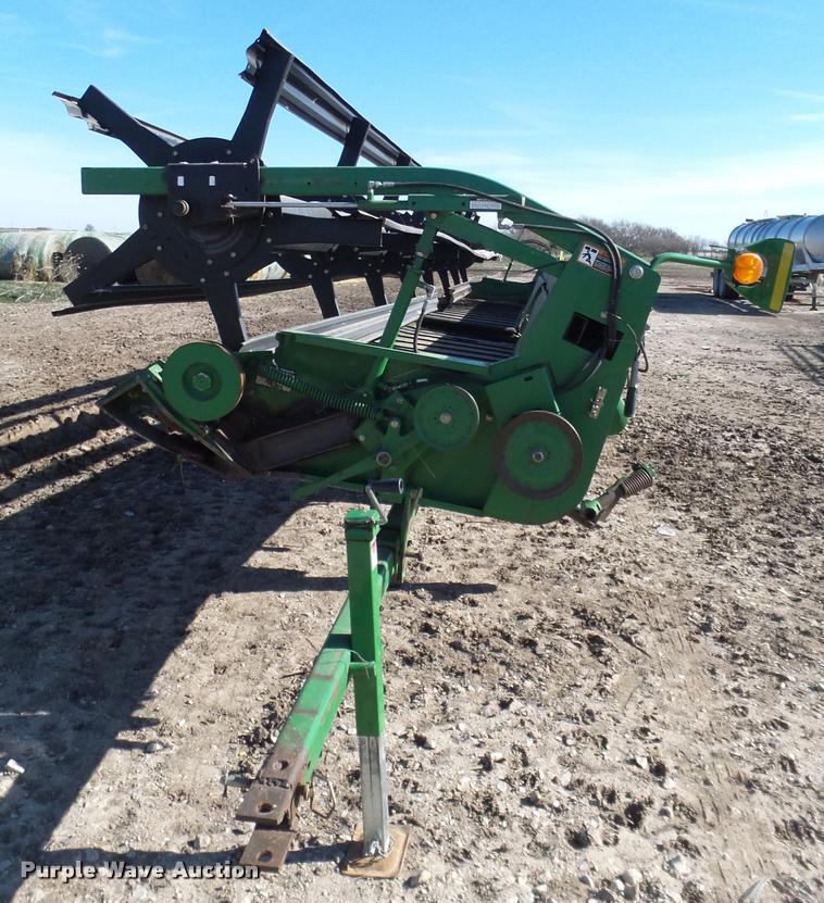 image for item BZ9246 2008 John Deere 936D draper head