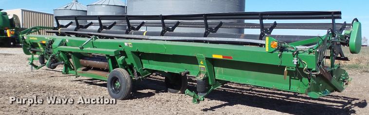 image for item BZ9246 2008 John Deere 936D draper head