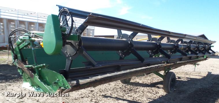 image for item BZ9246 2008 John Deere 936D draper head