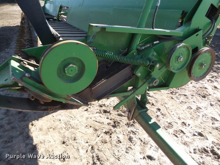 image for item BZ9246 2008 John Deere 936D draper head