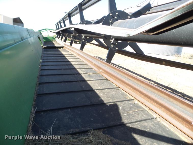 image for item BZ9246 2008 John Deere 936D draper head