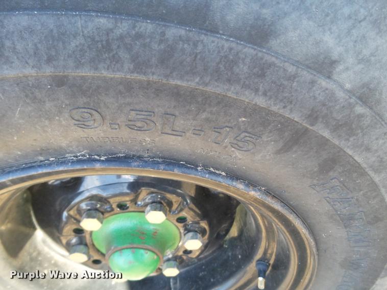 image for item BZ9246 2008 John Deere 936D draper head