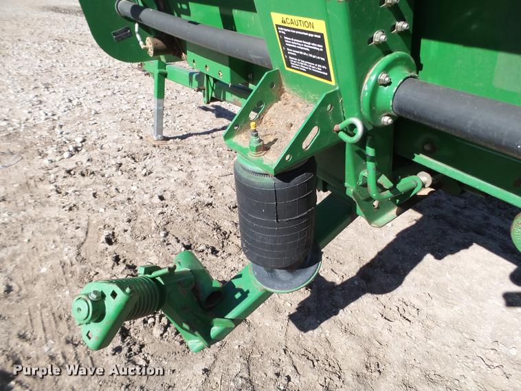 image for item BZ9246 2008 John Deere 936D draper head
