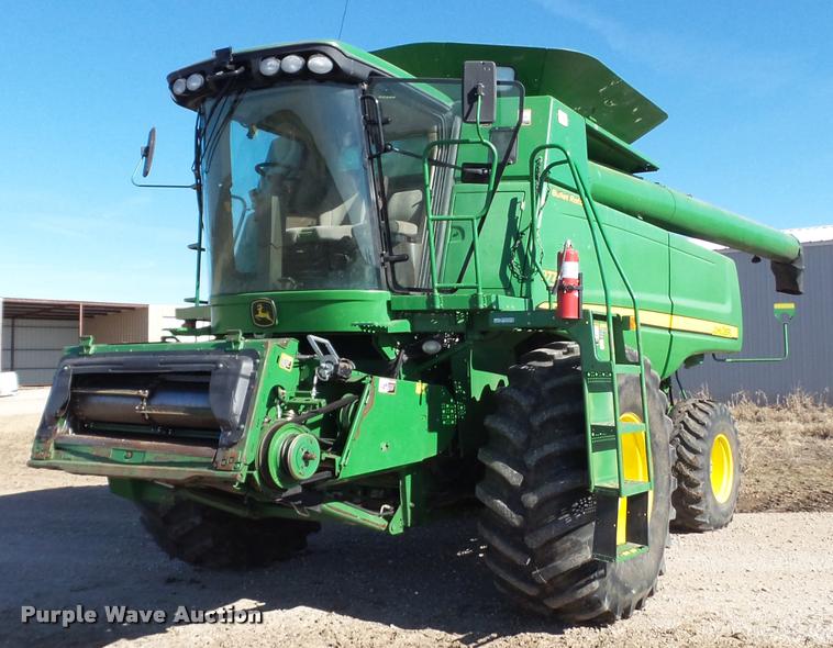 image for item BZ9247 2008 John Deere 9770 STS combine