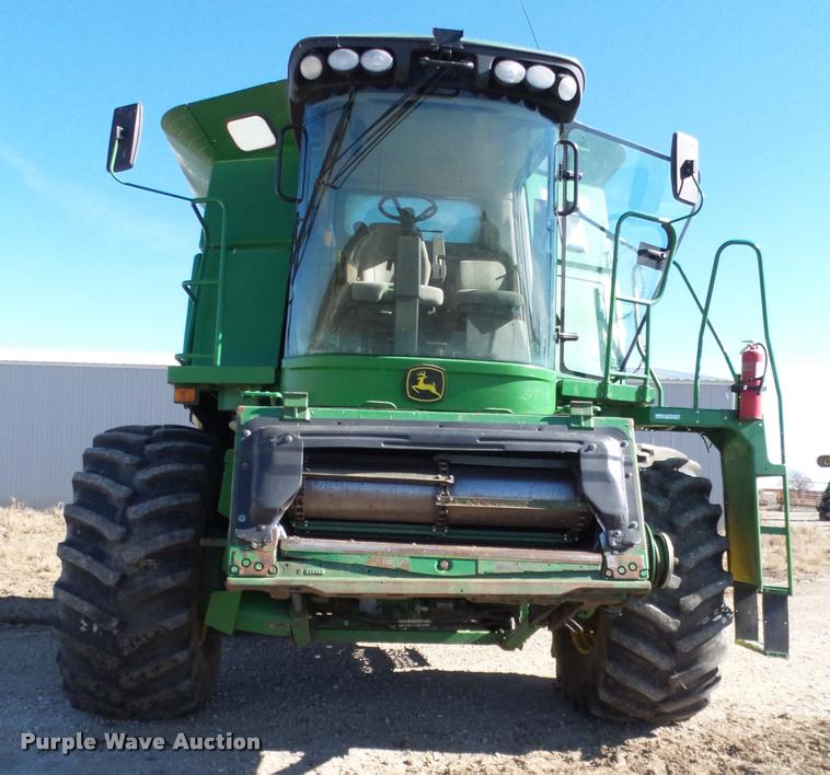image for item BZ9247 2008 John Deere 9770 STS combine