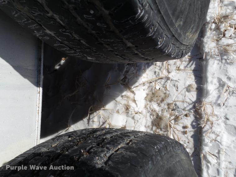 image for item BZ9975 2013 Exiss Sooner SR-624 livestock trailer