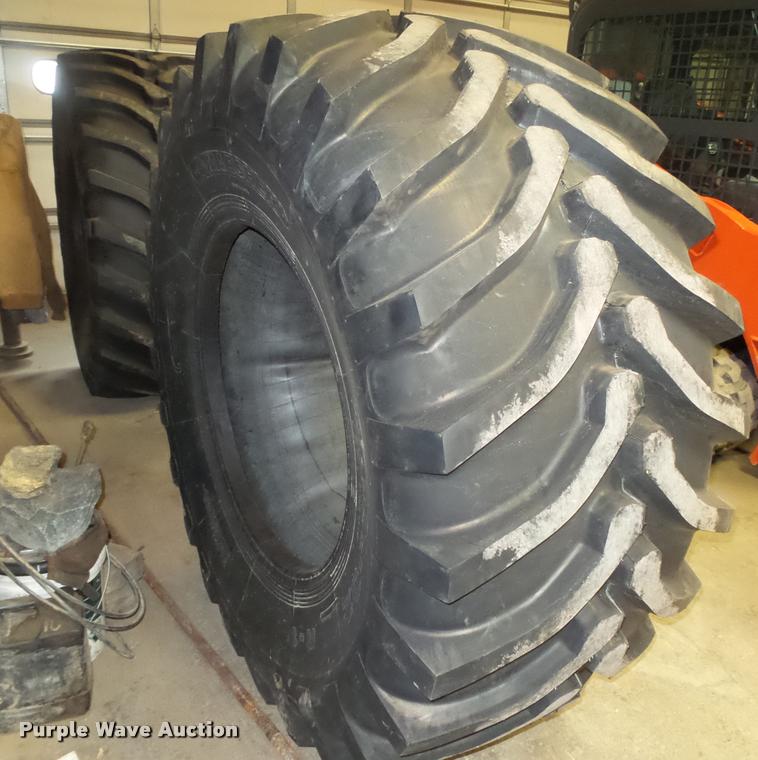 image for item CA9355 (2) Marcher 30.5L-32 tires