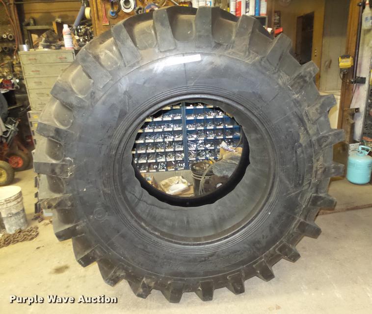 image for item CA9355 (2) Marcher 30.5L-32 tires