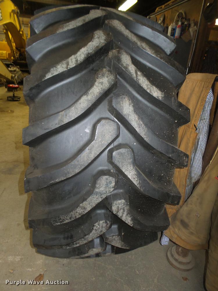 image for item CA9355 (2) Marcher 30.5L-32 tires