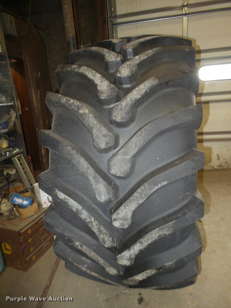 image for item CA9355 (2) Marcher 30.5L-32 tires