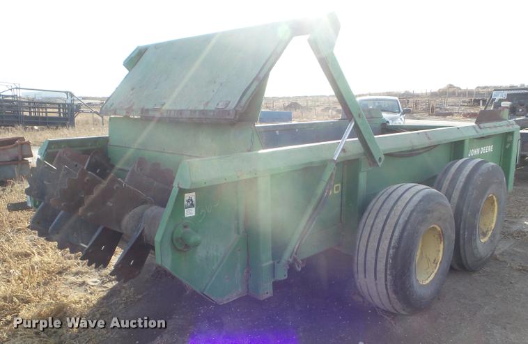 image for item DA5219 John Deere 780 manure spreader