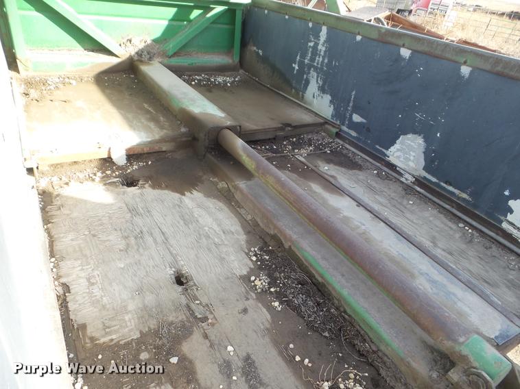 image for item DA5219 John Deere 780 manure spreader