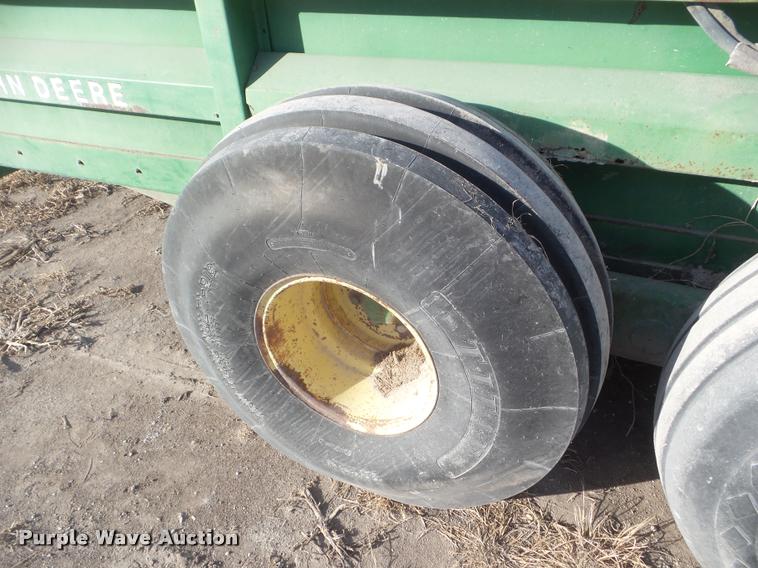 image for item DA5219 John Deere 780 manure spreader
