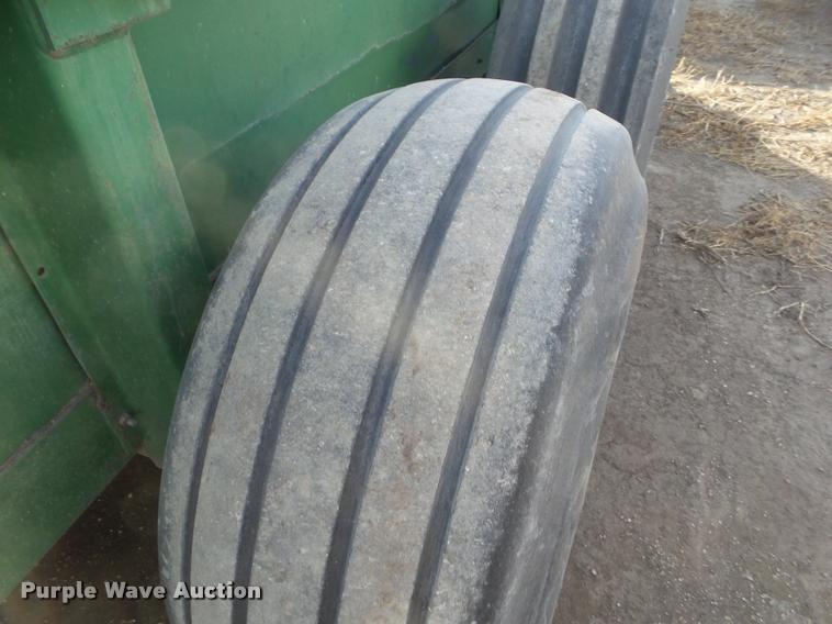 image for item DA5219 John Deere 780 manure spreader