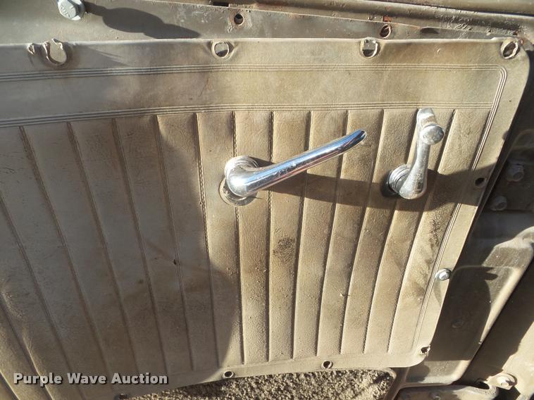 image for item DA5222 1978 Mack manure spreader truck