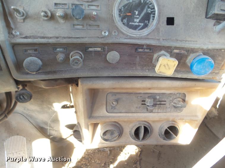 image for item DA5222 1978 Mack manure spreader truck