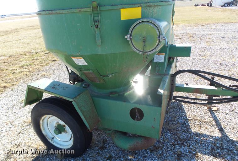 image for item DA9295 Walinga 614 grain vacuum