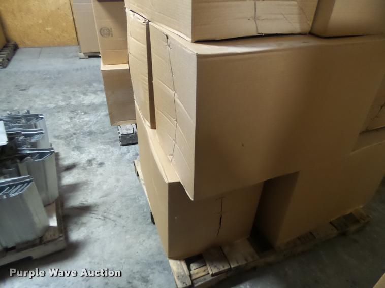 image for item DA9301 (10) 15" vents with screens