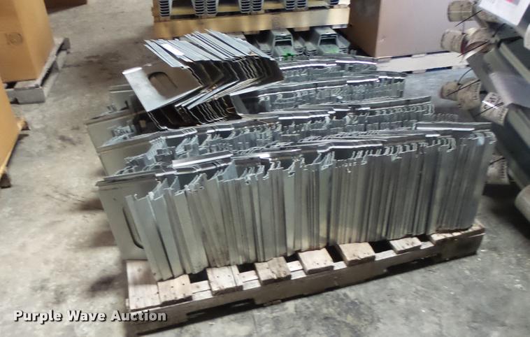 image for item DA9307 18 gauge floor supports