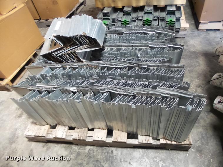 image for item DA9307 18 gauge floor supports