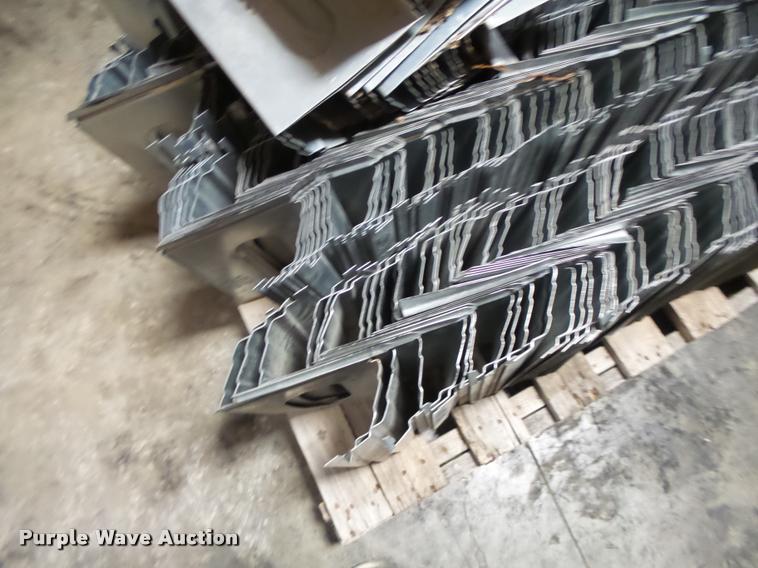 image for item DA9307 18 gauge floor supports